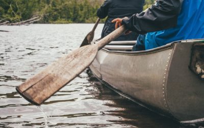 Navegando en canoa